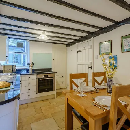 2 Bed In Village Llh35 *